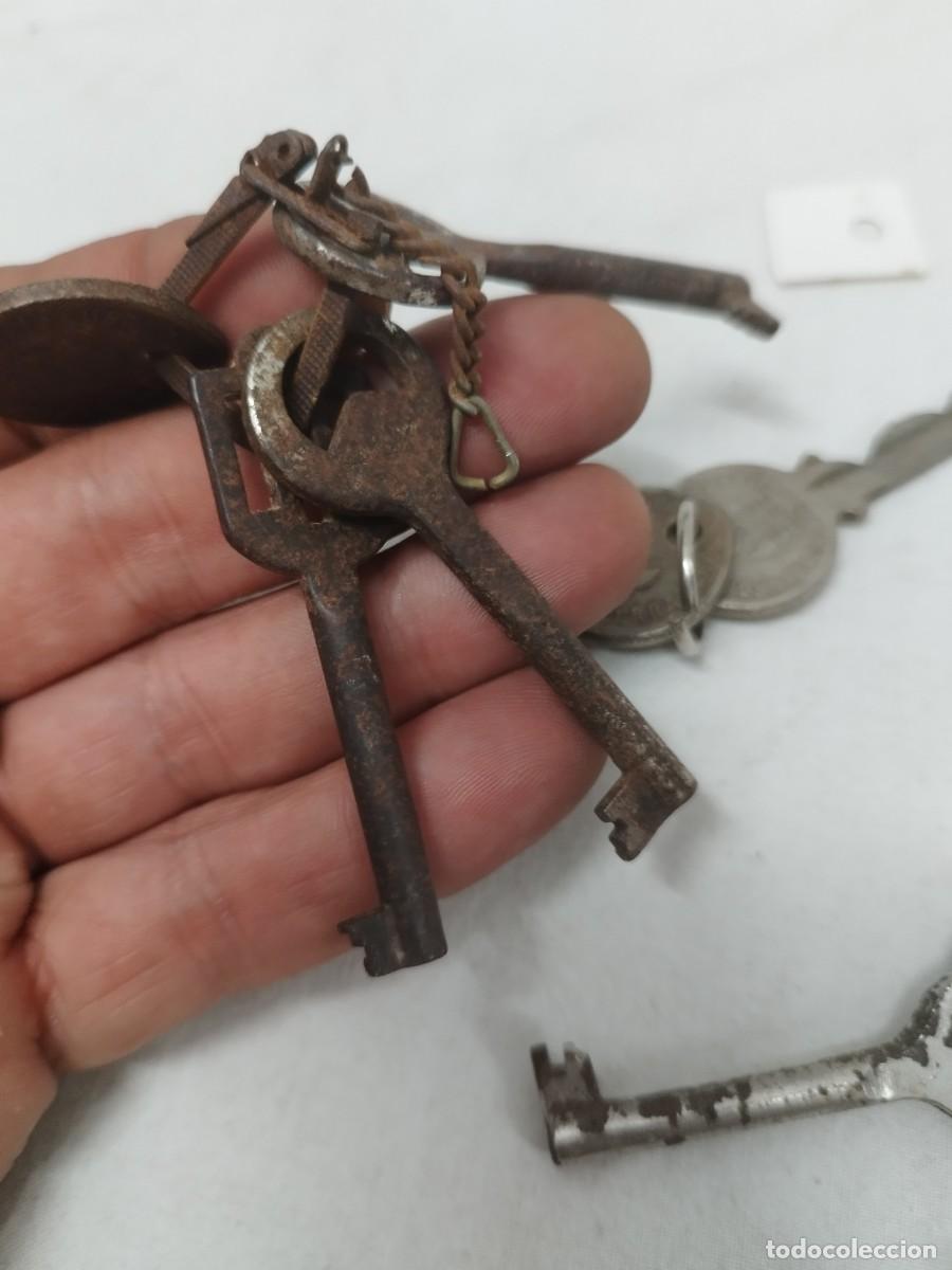 Antig&uuml;edades: Lote de 11 antiguas llaves - Foto 9