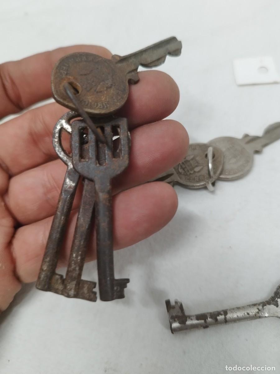 Antig&uuml;edades: Lote de 11 antiguas llaves - Foto 10