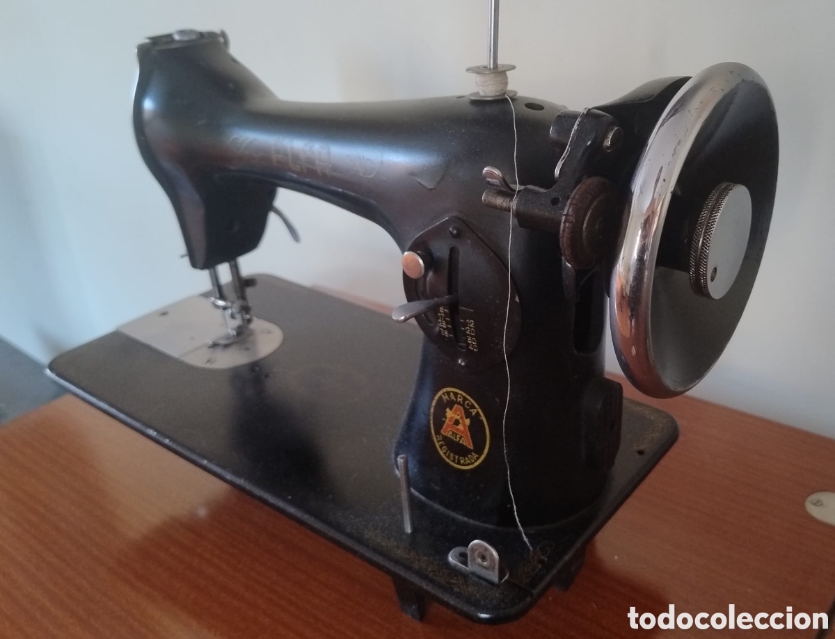 Antig&uuml;edades: Maquinas de coser antiguas Sigma y Alfa - Foto 3