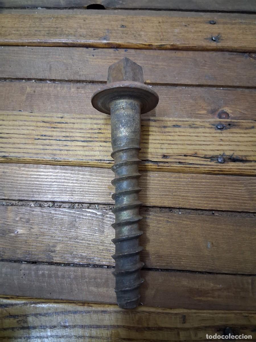 Antig&uuml;edades: Tornillo del a&ntilde;o 89 L 1989? tren ferrocarril RN - Foto 3