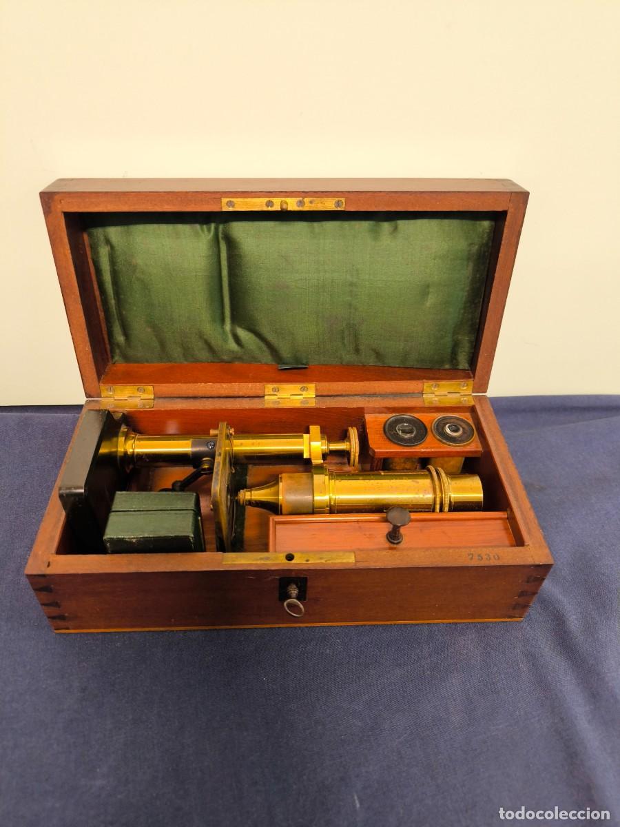 Antig&uuml;edades: MICROSCOPIO MONOCULAR ANTIGUO EN SU CAJA ORIGINAL - Foto 1