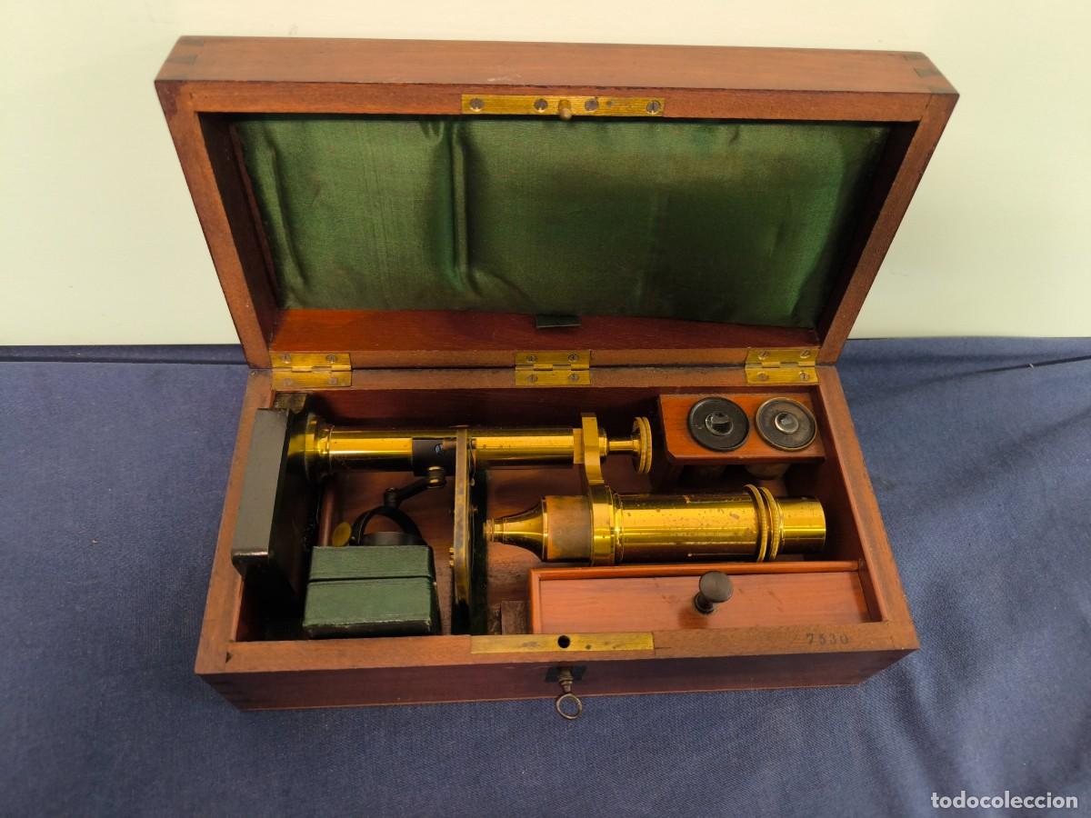 Antig&uuml;edades: MICROSCOPIO MONOCULAR ANTIGUO EN SU CAJA ORIGINAL - Foto 2