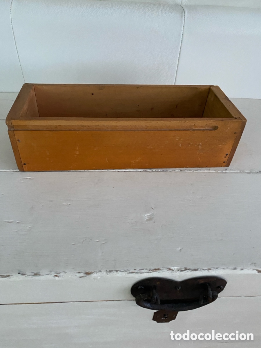 Antig&uuml;edades: Caj&oacute;n de madera, de m&aacute;quina de coser - Foto 4