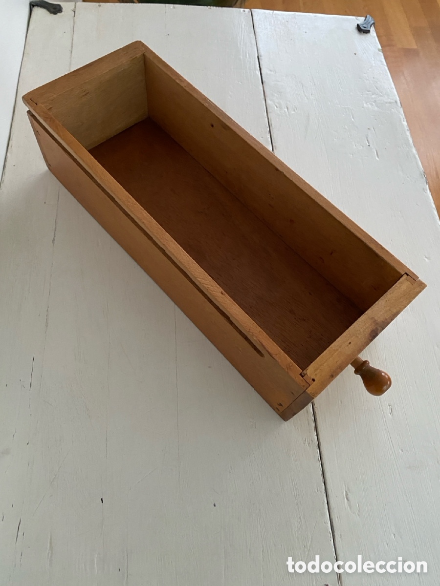 Antig&uuml;edades: Caj&oacute;n de madera, de m&aacute;quina de coser - Foto 8