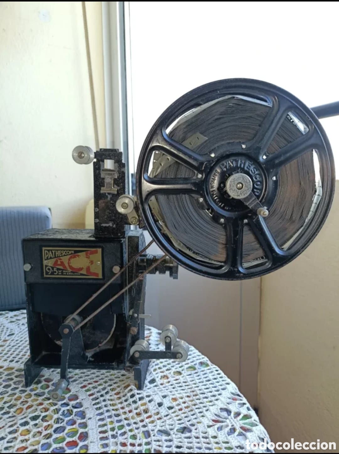 Antig&uuml;edades: PROYECTOR CINE PATHESCOPE ACE 9.5 MM - Foto 1
