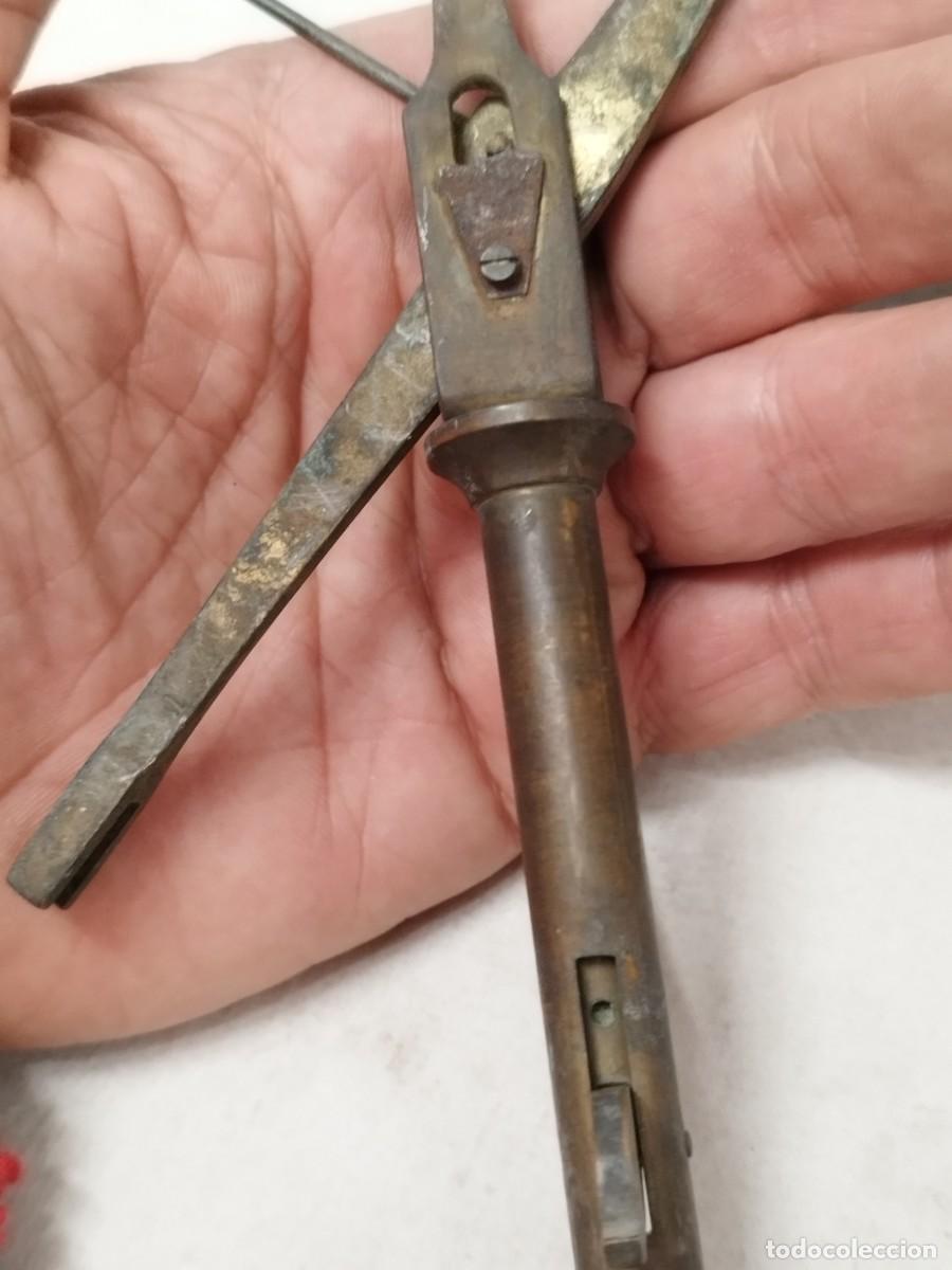 Antig&uuml;edades: Antigua bascula a restaurar. - Foto 12