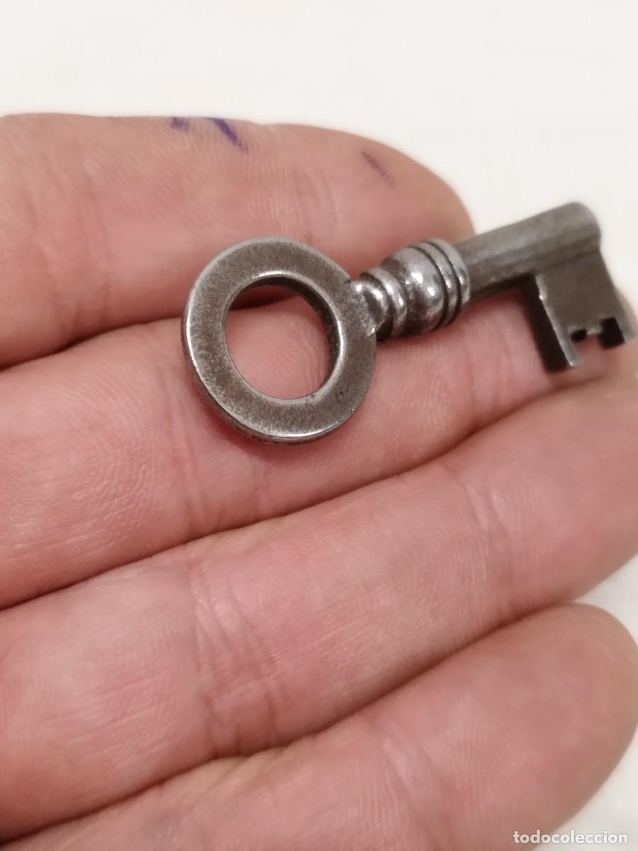 Antig&uuml;edades: Antigua peque&ntilde;a llave dentada y marcada. - Foto 3