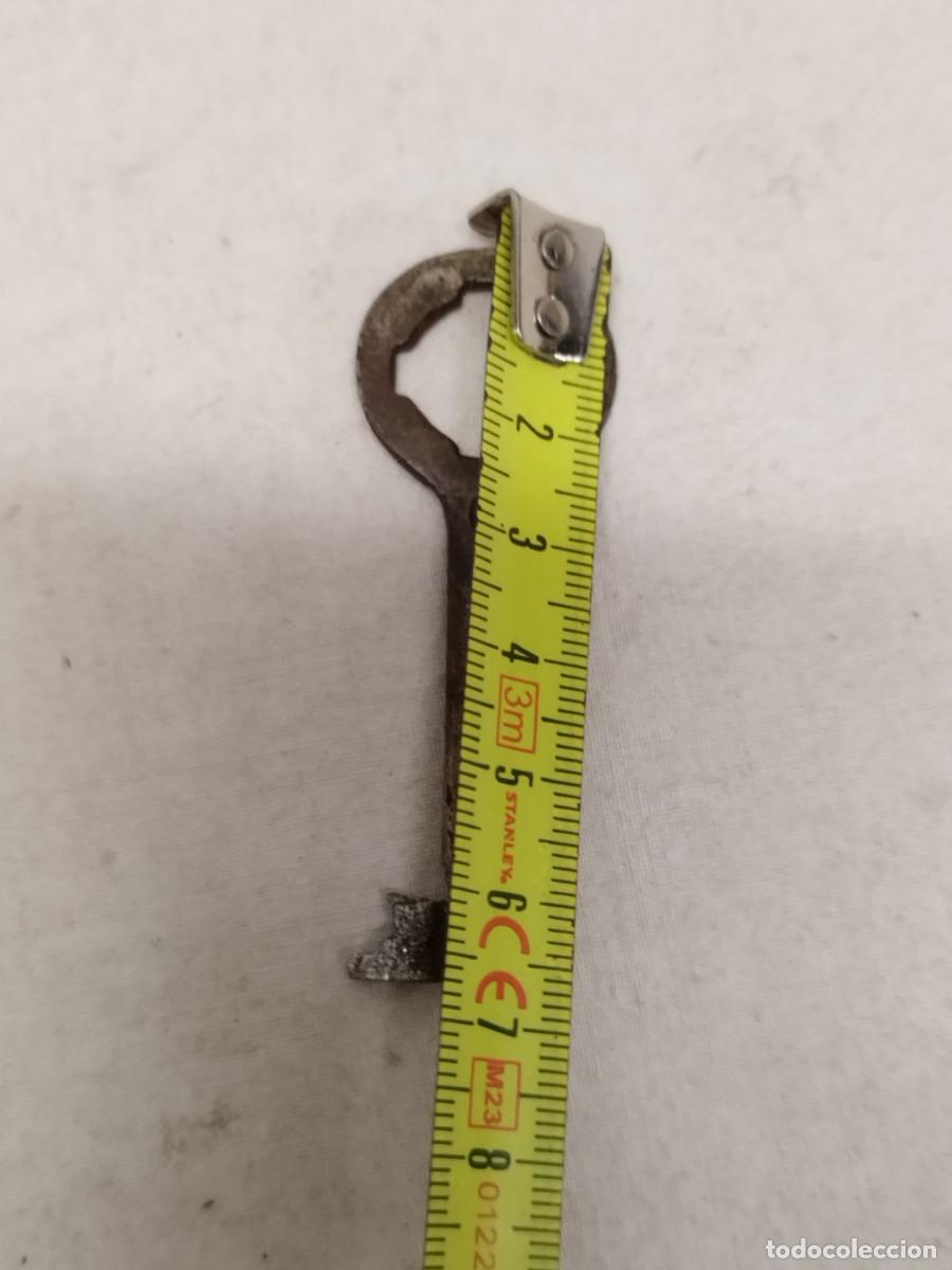 Antig&uuml;edades: Antigua peque&ntilde;a llave marcada. A identificar. - Foto 5