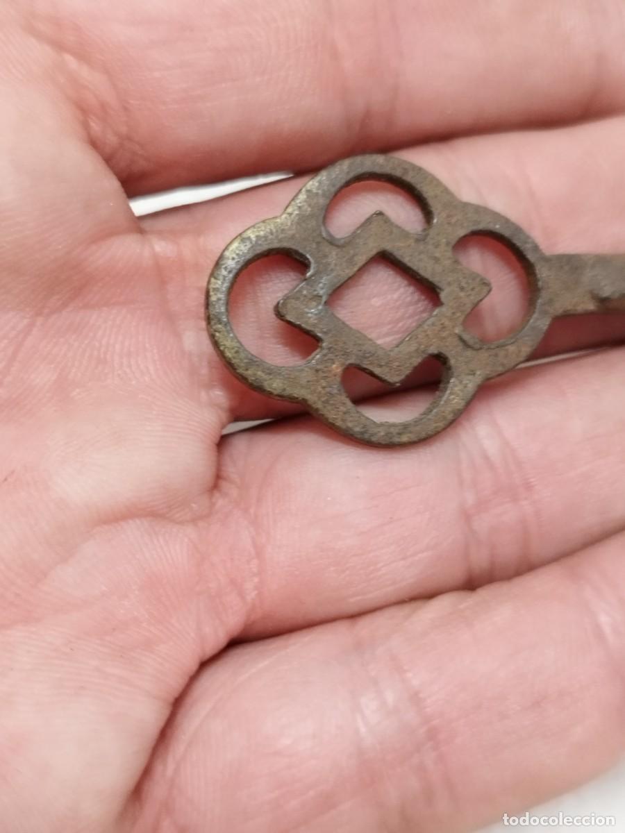 Antig&uuml;edades: Antigua peque&ntilde;a llave marcada. A identificar. - Foto 2