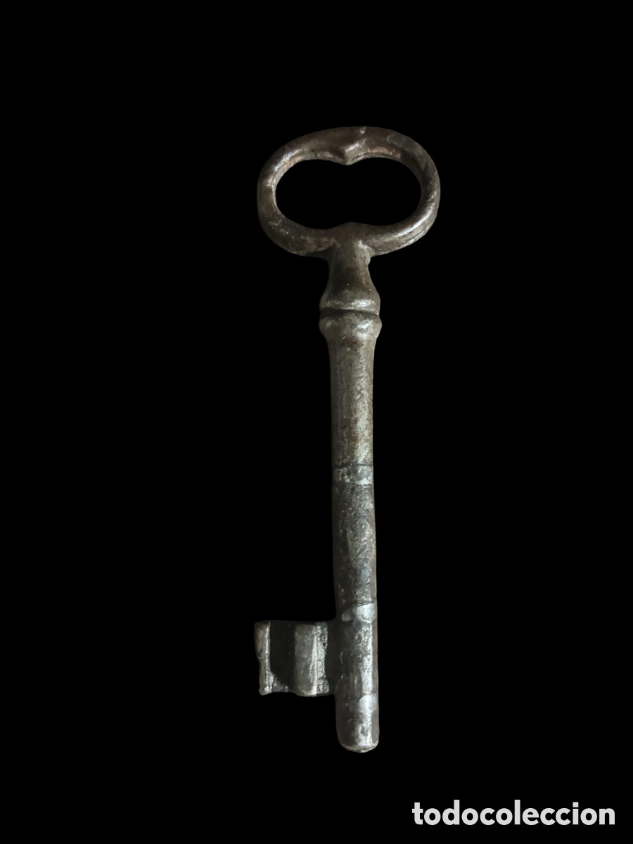 Antig&uuml;edades: Llave de forja antigua. - Foto 1