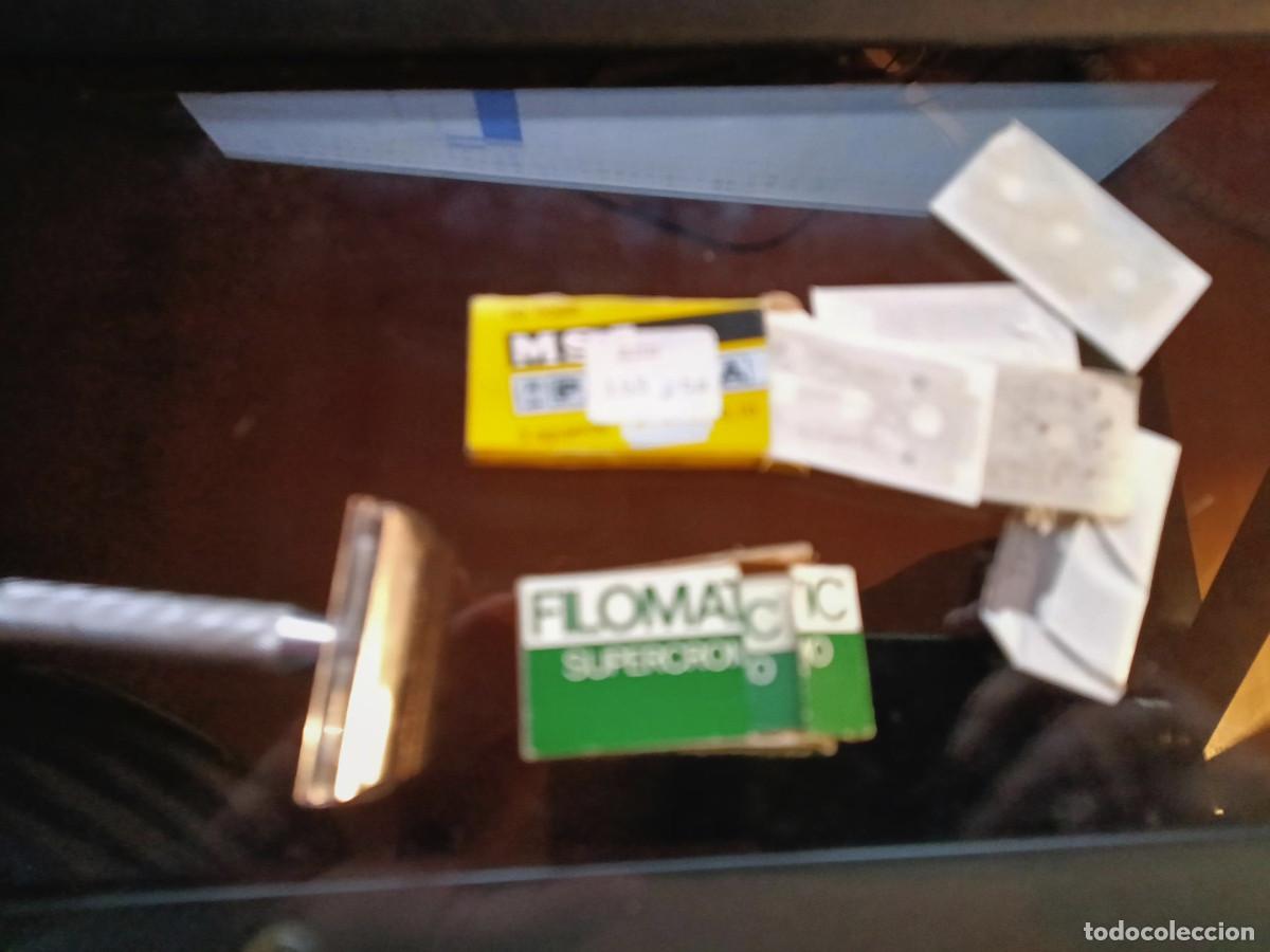 Antig&uuml;edades: m&aacute;quinilla afeitar Gillette con hojas - Foto 3