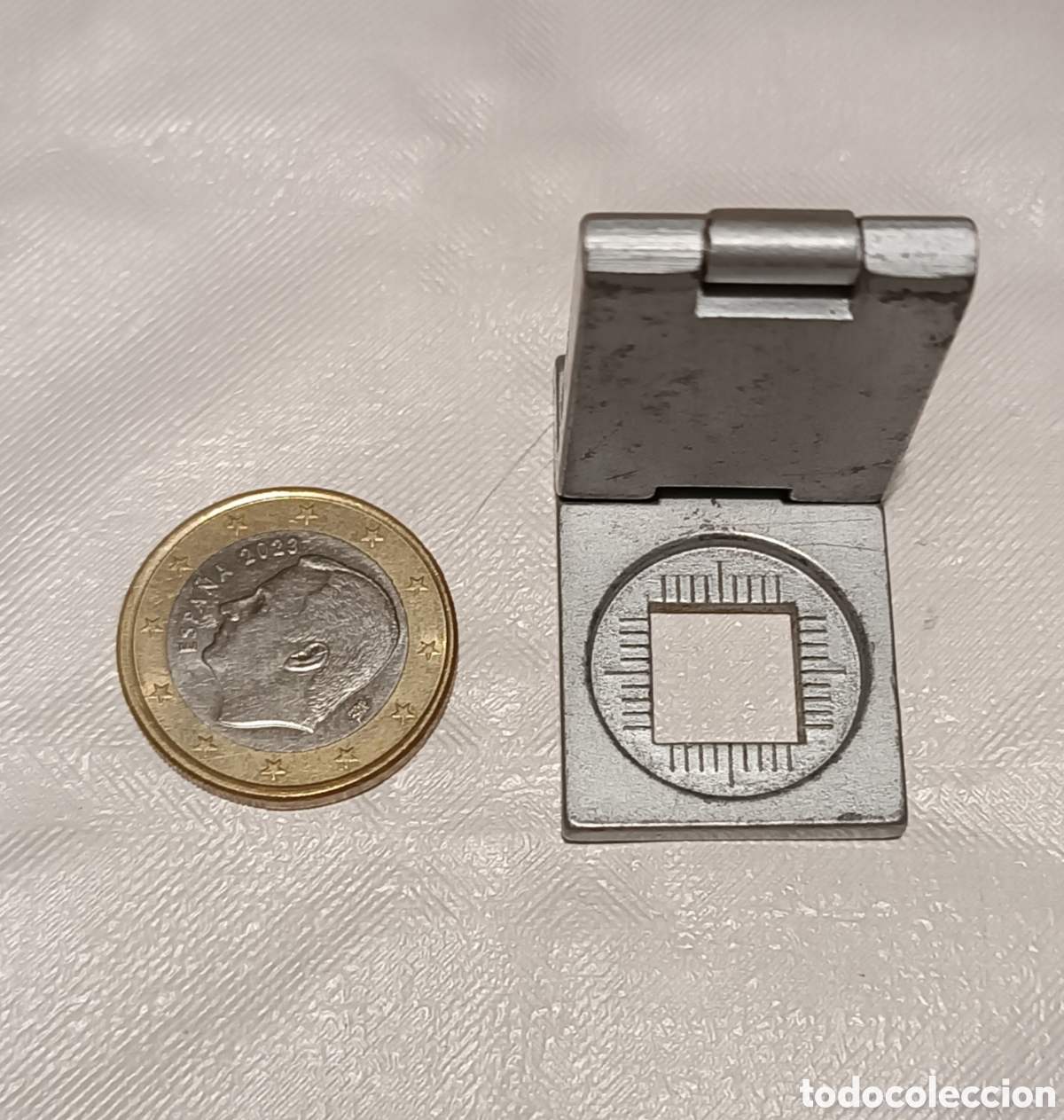 Antig&uuml;edades: MINI LUPA plegable, en aluminio, Cuenta hilos. - Foto 4