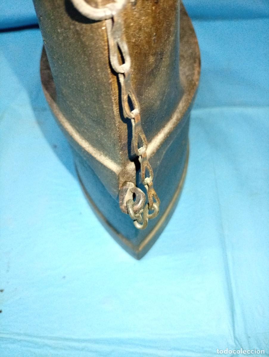 Antig&uuml;edades: ANTIGUA PLANCHA DE CARBON - Foto 3