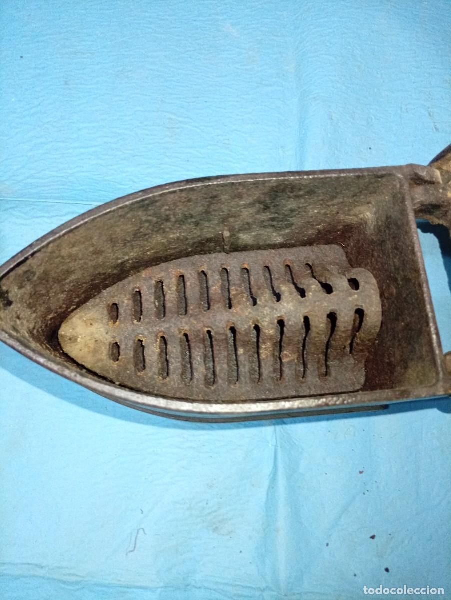 Antig&uuml;edades: ANTIGUA PLANCHA DE CARBON - Foto 9