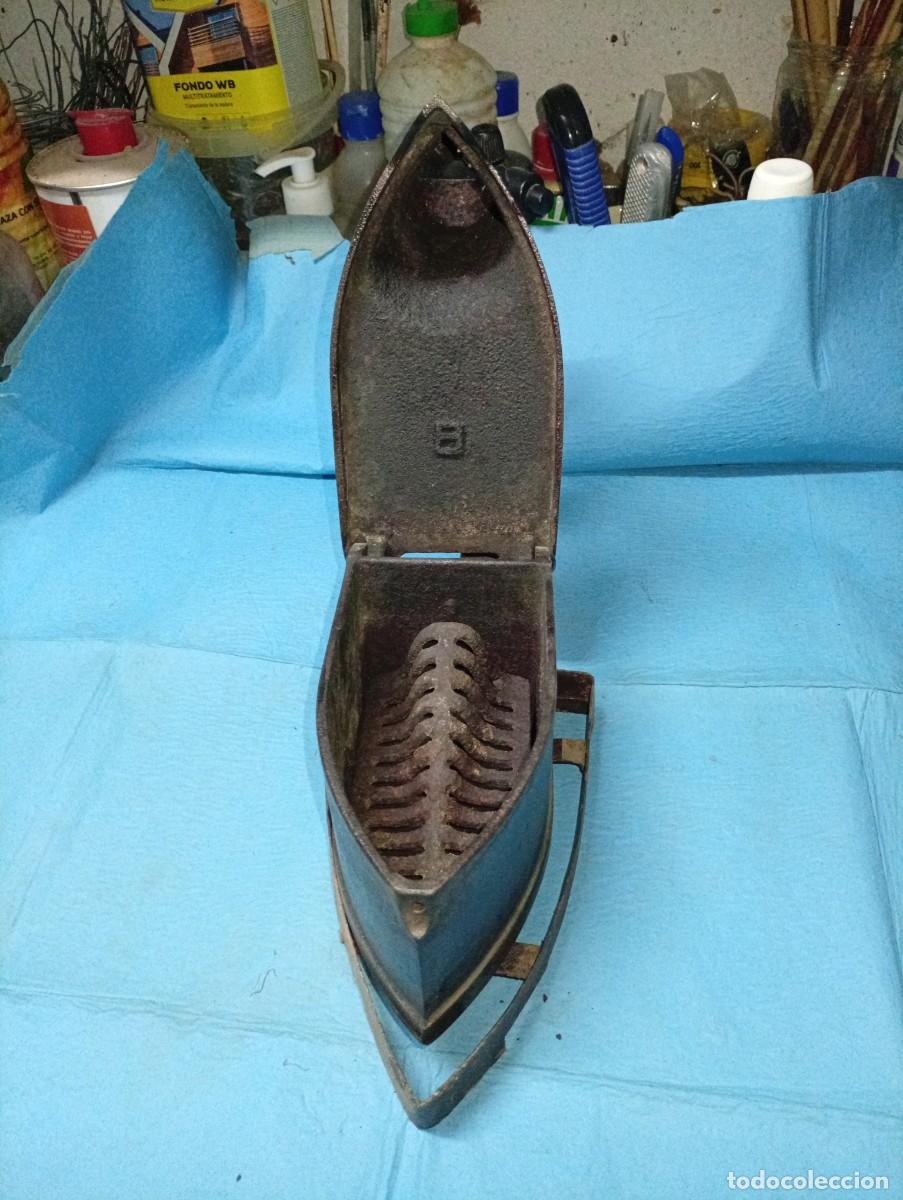 Antig&uuml;edades: ANTIGUA PLANCHA DE CARBON - Foto 11
