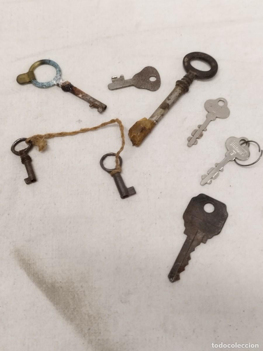 Antig&uuml;edades: Lote de 8 antiguas llaves a identificar. - Foto 1