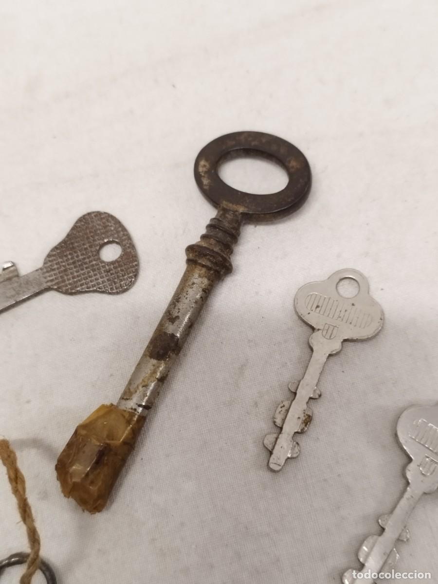 Antig&uuml;edades: Lote de 8 antiguas llaves a identificar. - Foto 3