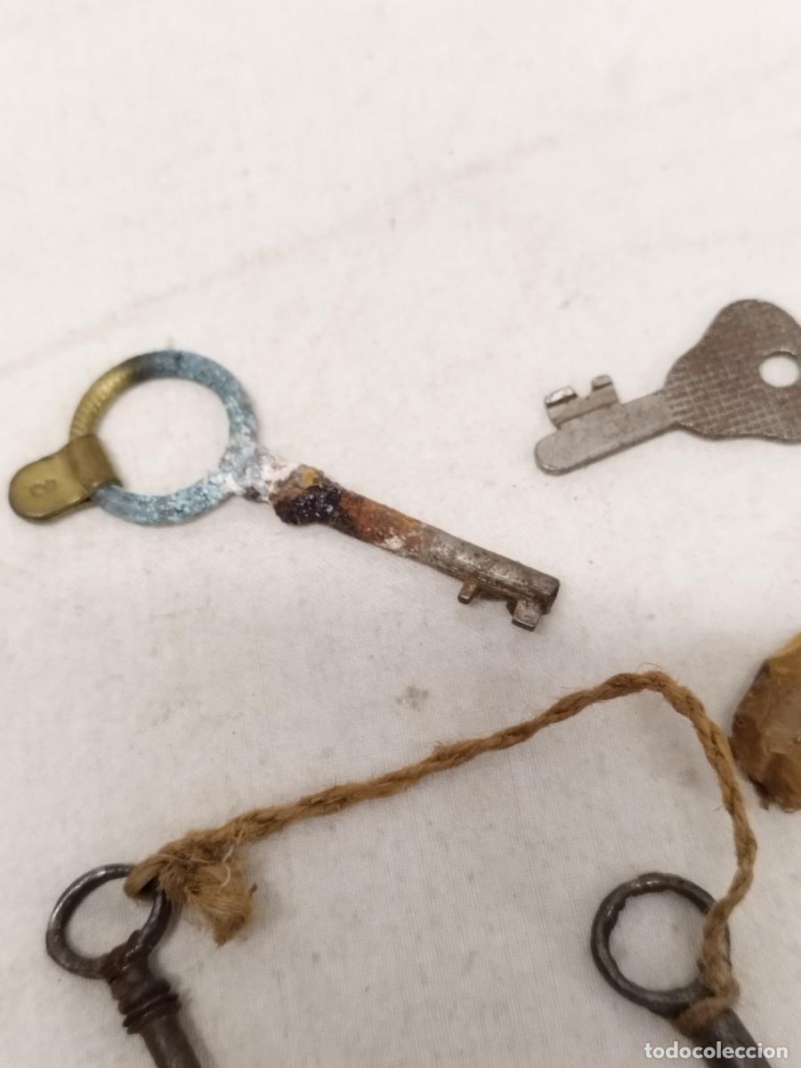 Antig&uuml;edades: Lote de 8 antiguas llaves a identificar. - Foto 4