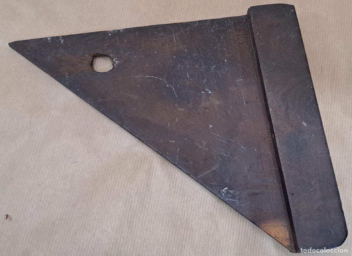 Antig&uuml;edades: Pareja de antiguas escuadras de madera, carpinter&iacute;a - Foto 4