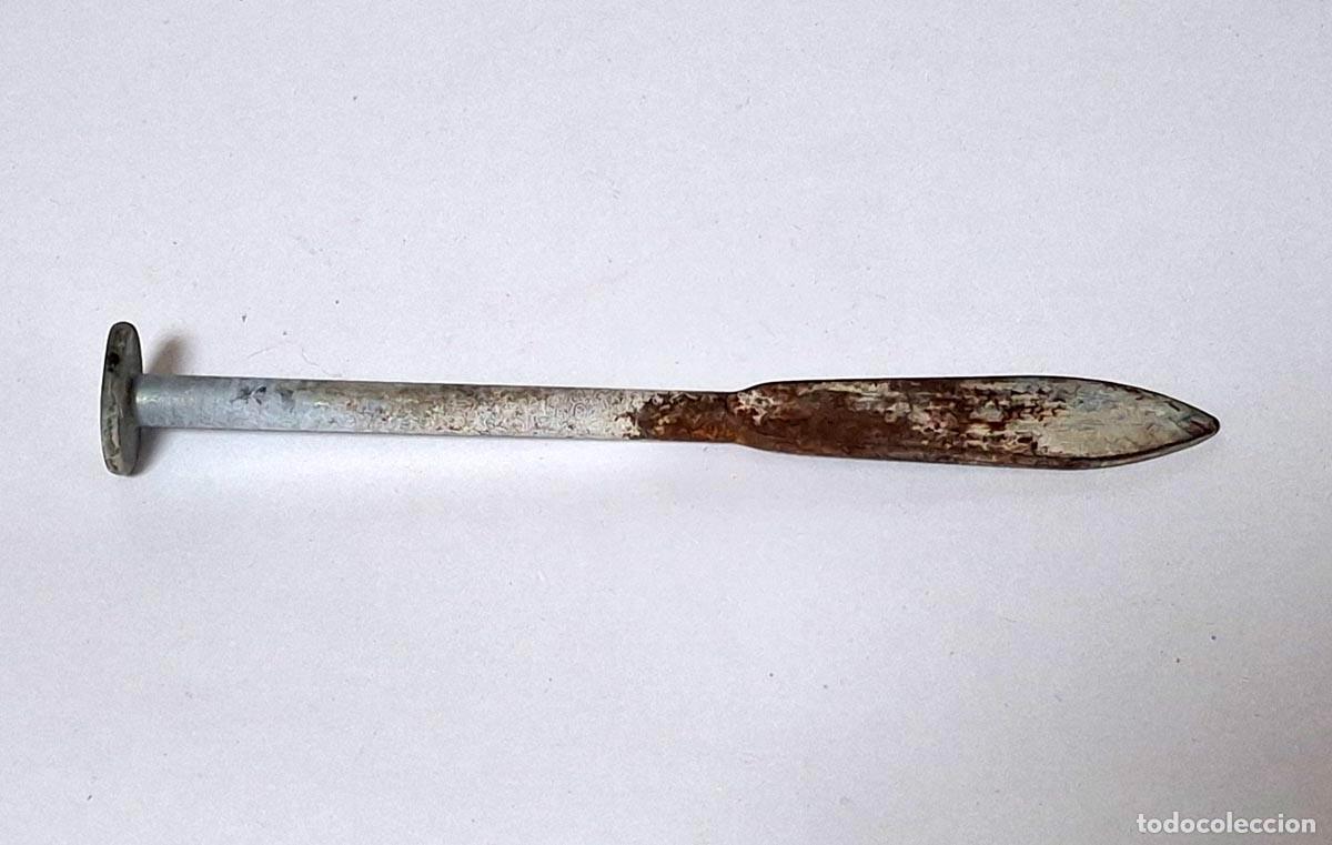 Antig&uuml;edades: Punz&oacute;n de impacto, 17 cm - Foto 1
