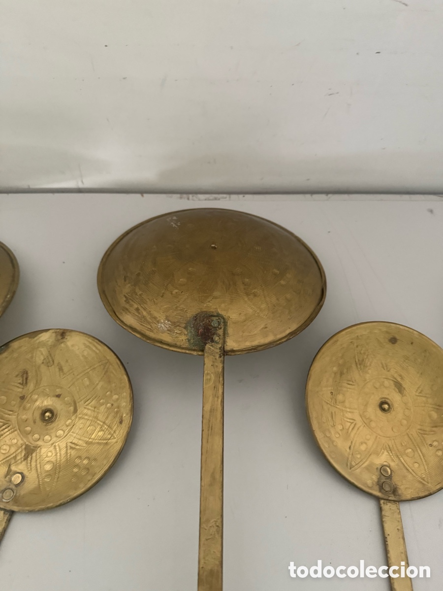 Antig&uuml;edades: Antiguo cucharones de lat&oacute;n - Foto 4