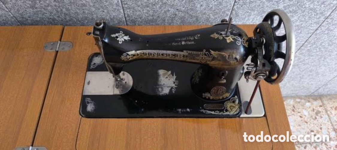 Antig&uuml;edades: M&aacute;quina de coser singer - Foto 1