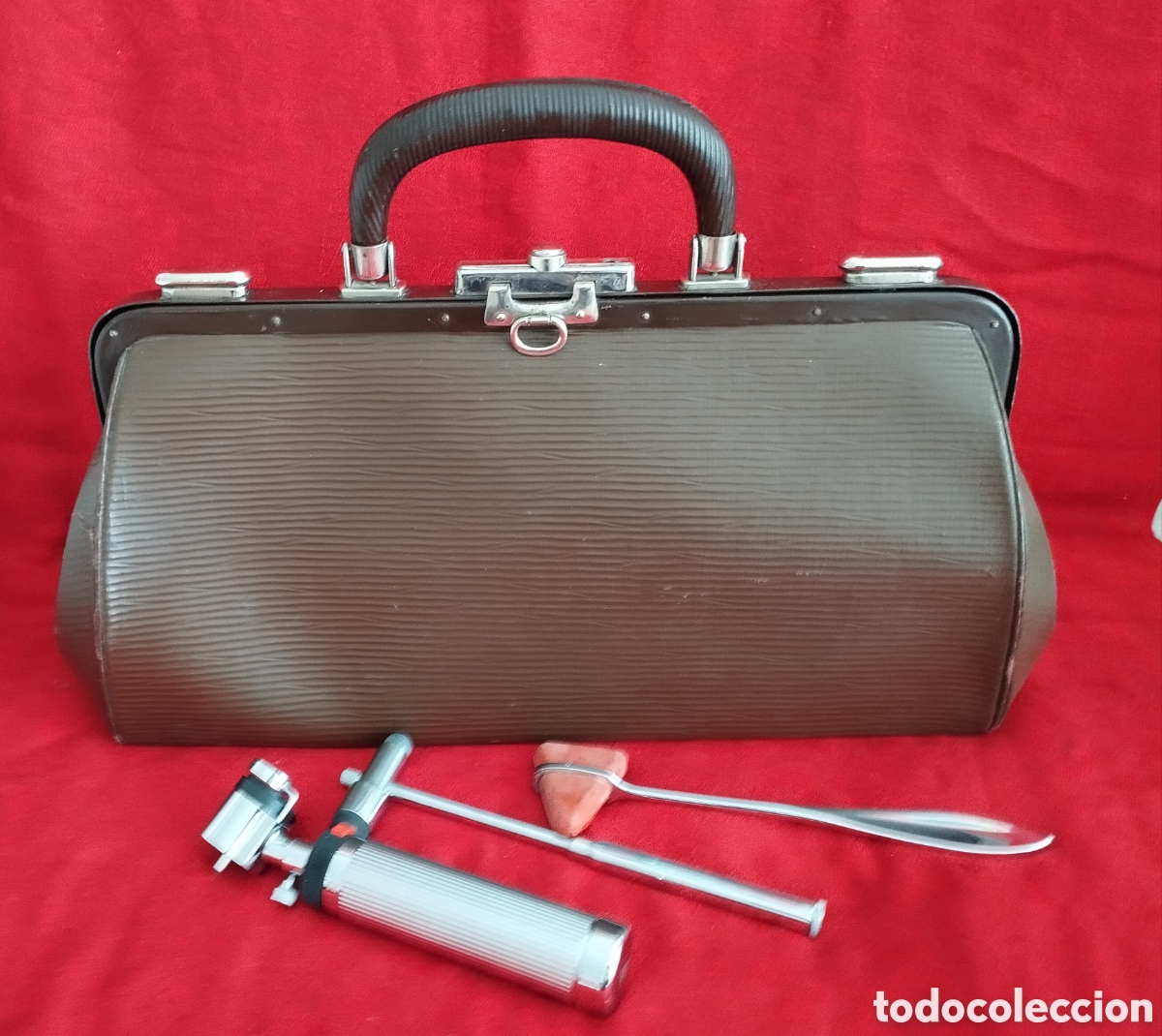 Antig&uuml;edades: Antiguo Malet&iacute;n y Material M&eacute;dico. - Foto 1