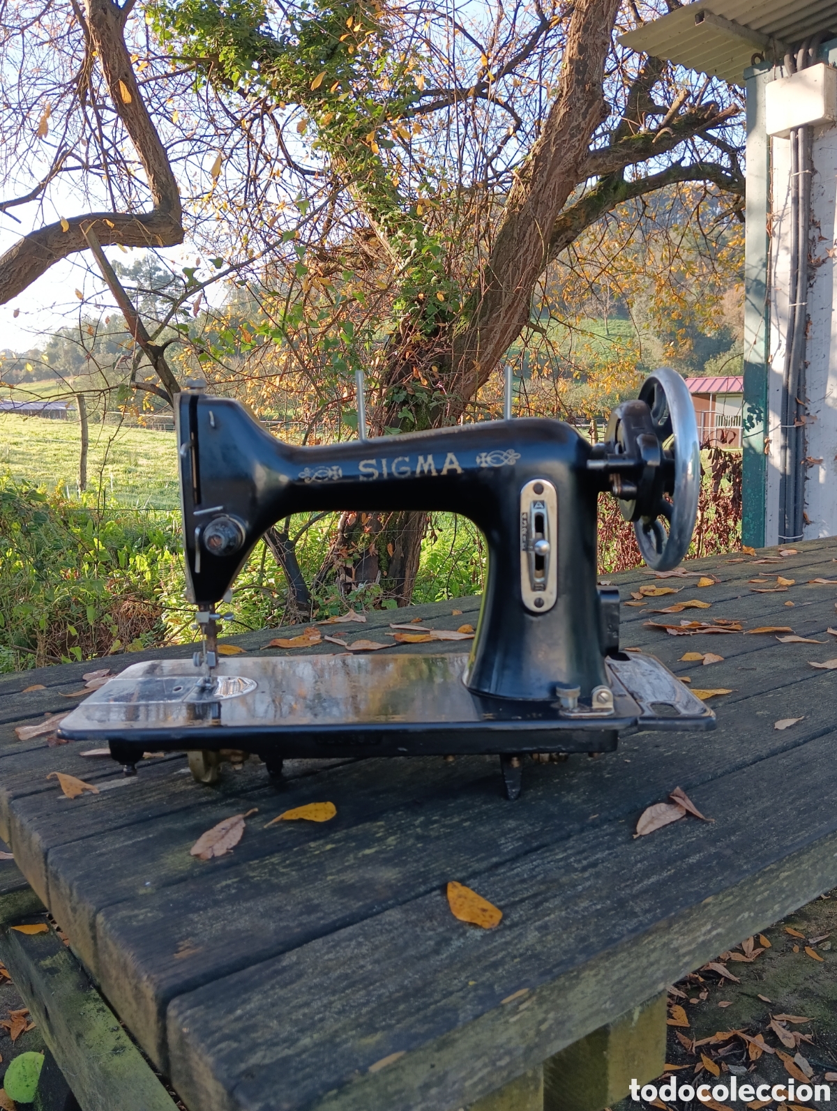 Antig&uuml;edades: SIGMA MODELO A M&Aacute;QUINA DE COSER. - Foto 1