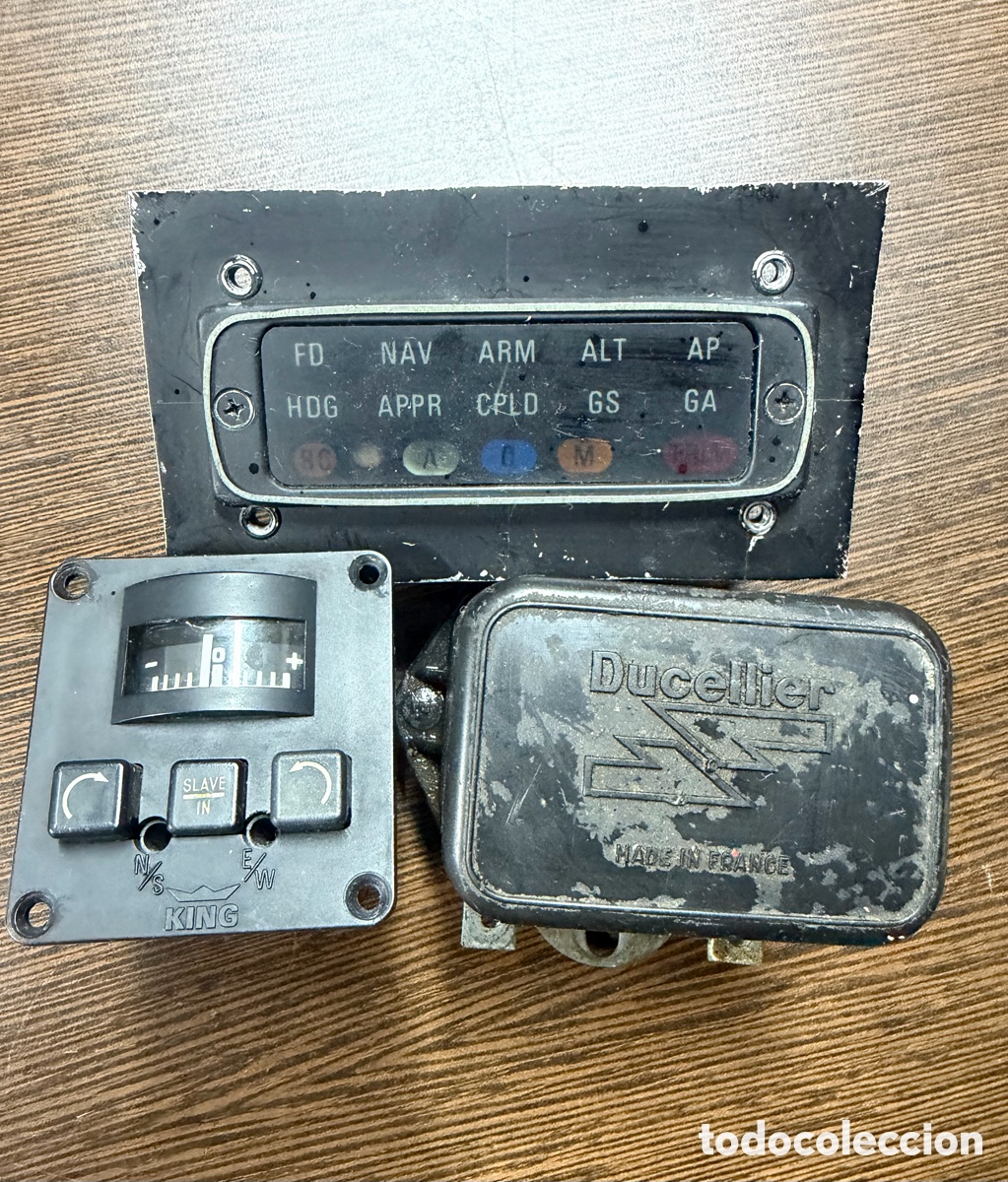 Antig&uuml;edades: Panel de control aeron&aacute;utico KING / Ducellier - Foto 1