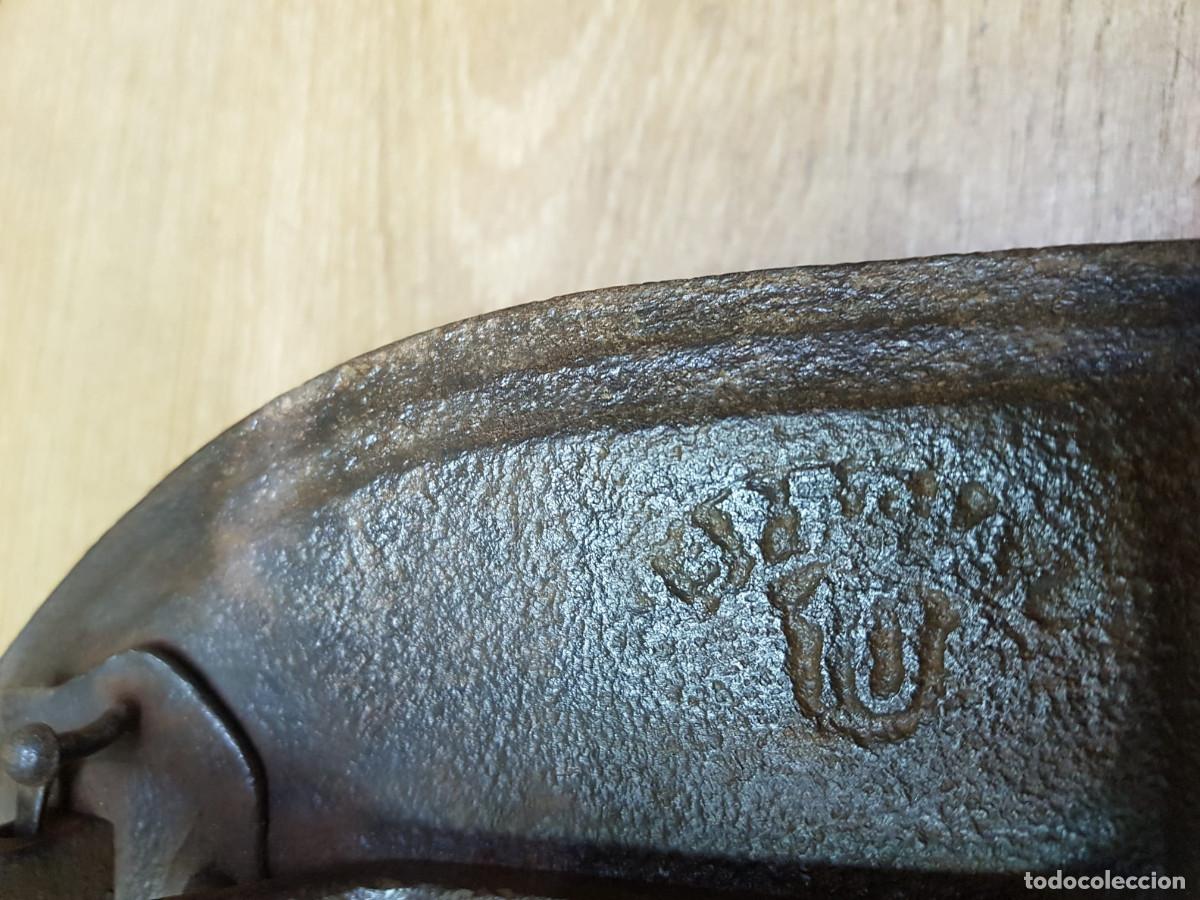 Antig&uuml;edades: ANTIGUA PLANCHA A CARBON - Foto 8