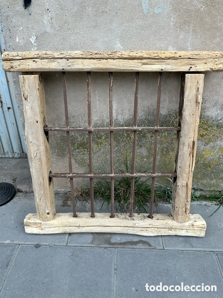 Antig&uuml;edades: Ventana con su reja de hierro forjado - Foto 1