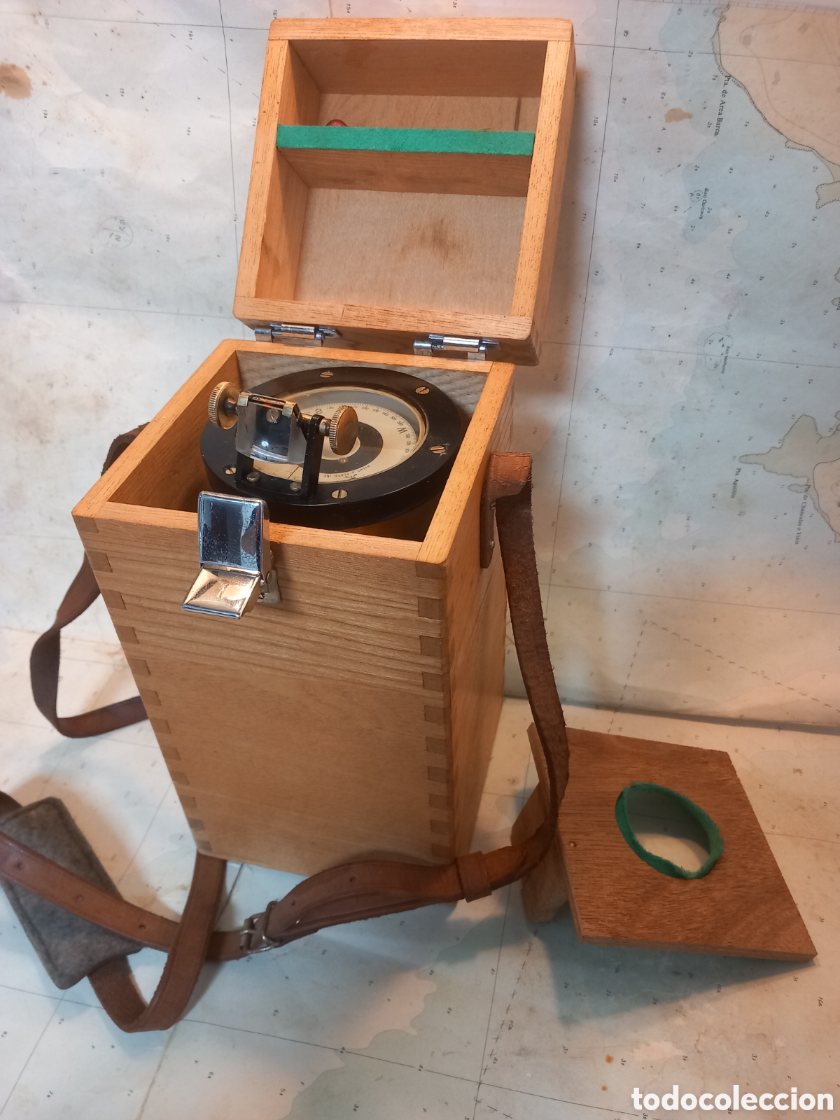 Antig&uuml;edades: Brujula de mano con su caja - Foto 2