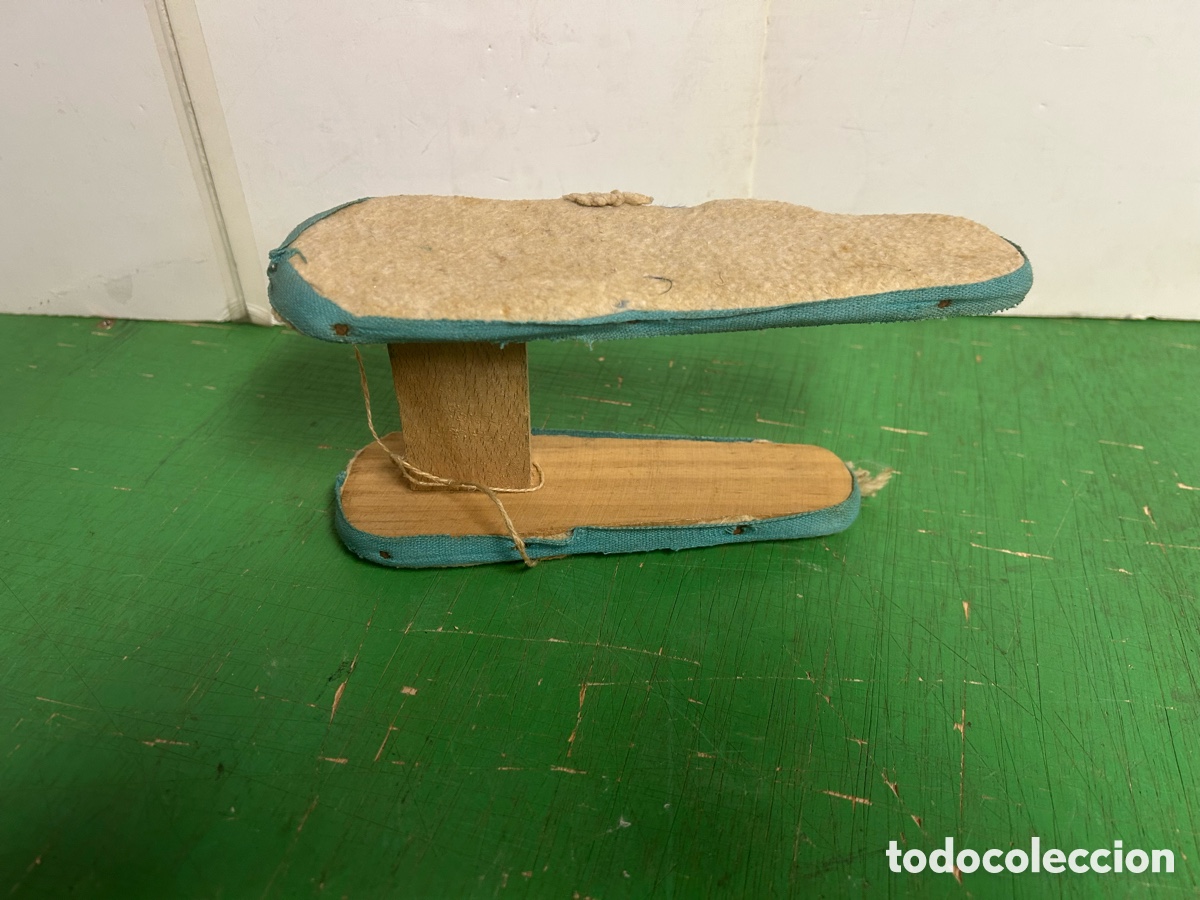 Antig&uuml;edades: TABLA DE PLANCHAR ANTIGUA MANGAS - Foto 1