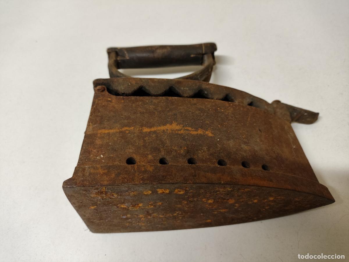 Antig&uuml;edades: ANTIGUA PLANCHA DE CARBON - Foto 3