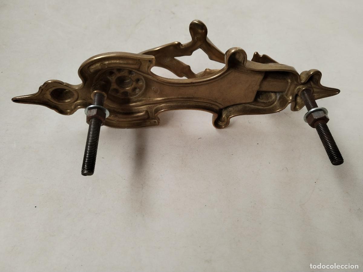 Antig&uuml;edades: llamador aldaba de bronce - Foto 5