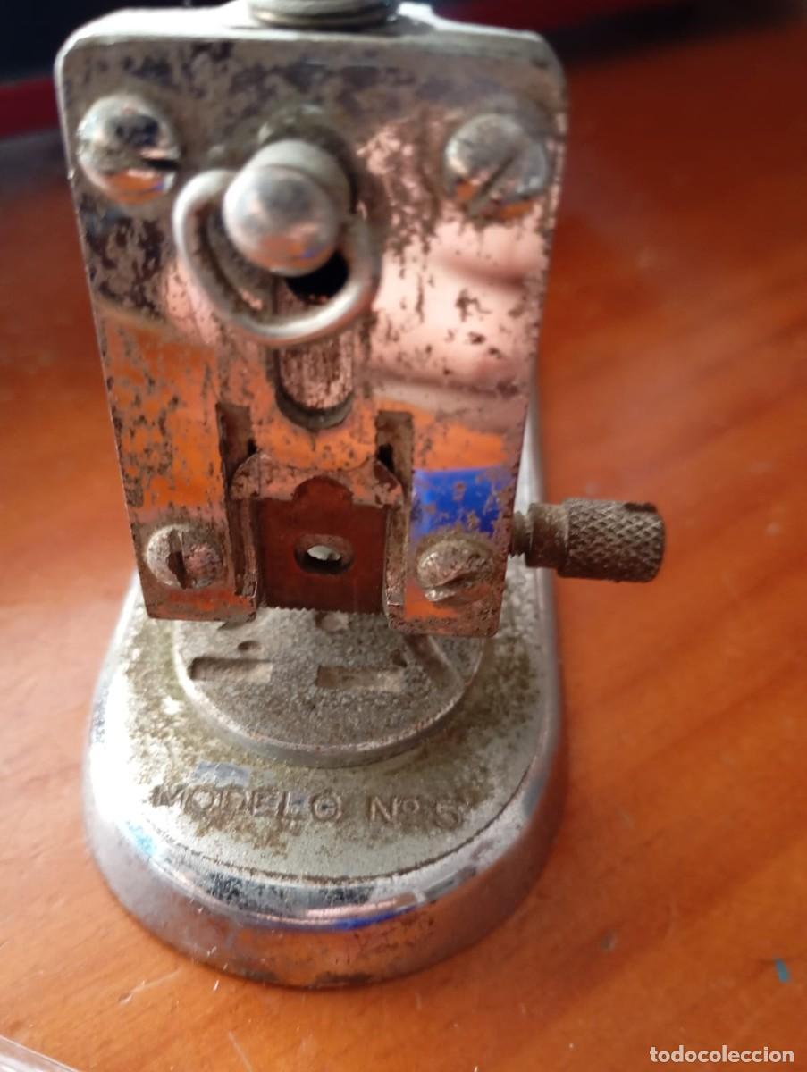 Antig&uuml;edades: Grapadora Antigua El casco. Modelo 5. - Foto 2