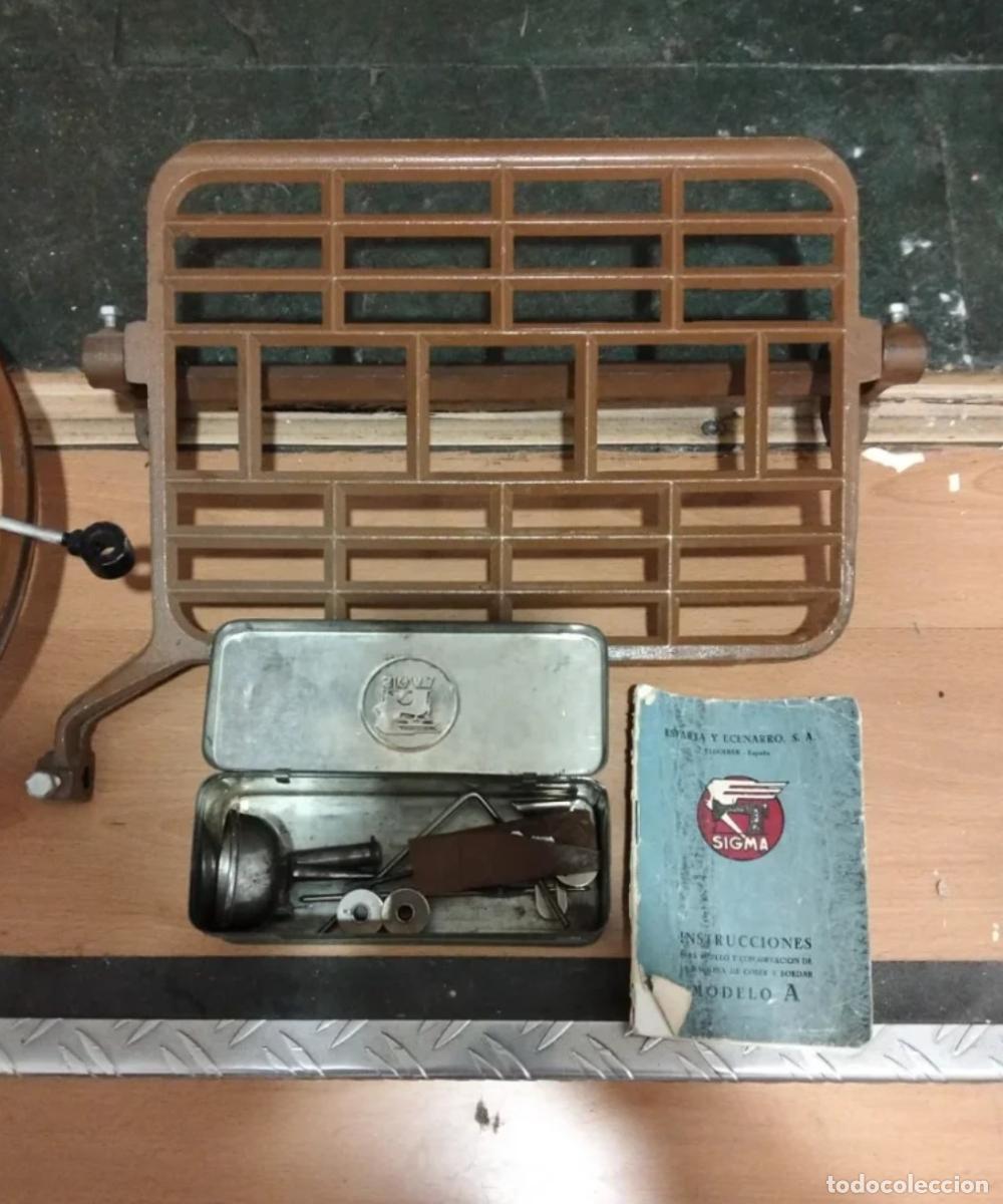 Antig&uuml;edades: Maquina de coser singer - Foto 2