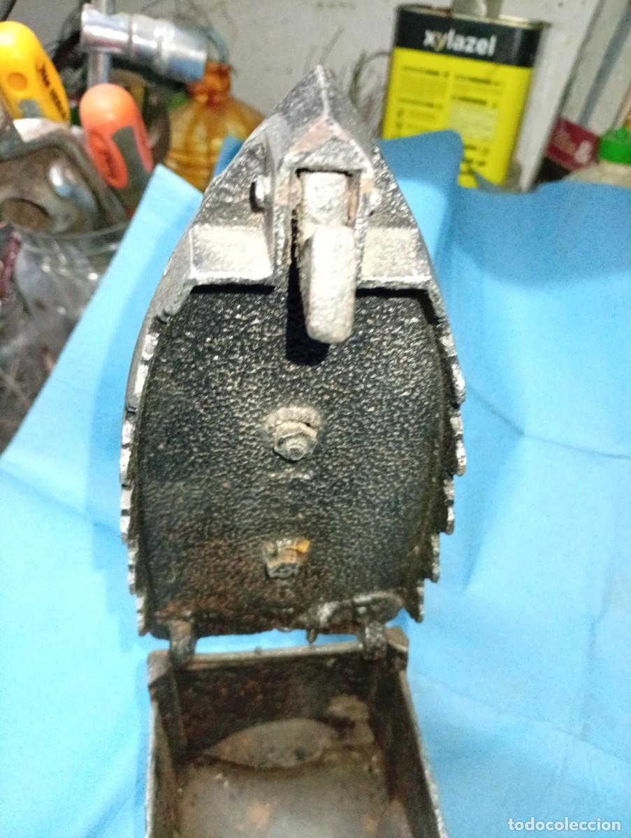 Antig&uuml;edades: ANTIGUA PLANCHA CARBON CABEZA LEON - Foto 4
