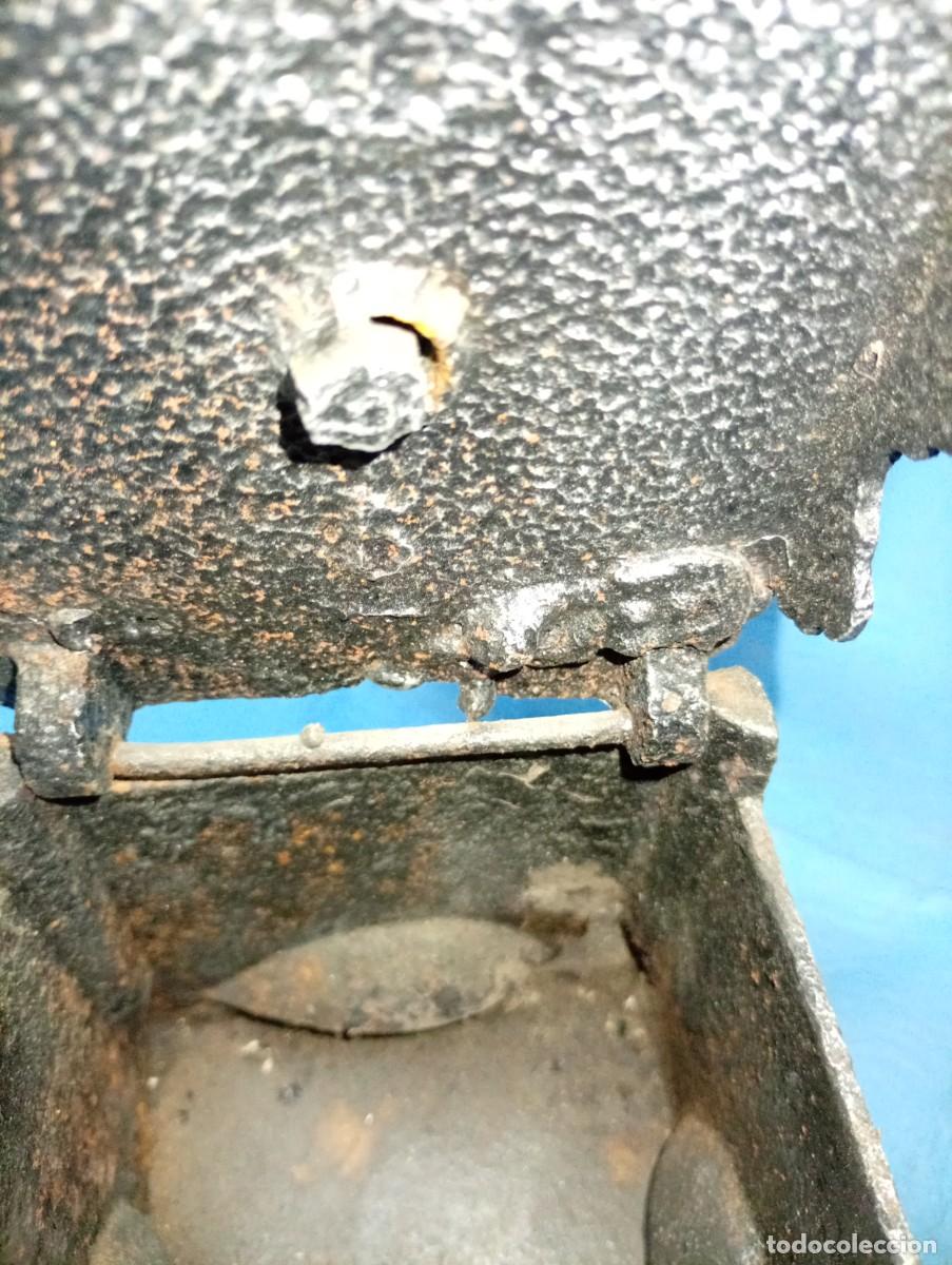 Antig&uuml;edades: ANTIGUA PLANCHA CARBON CABEZA LEON - Foto 6