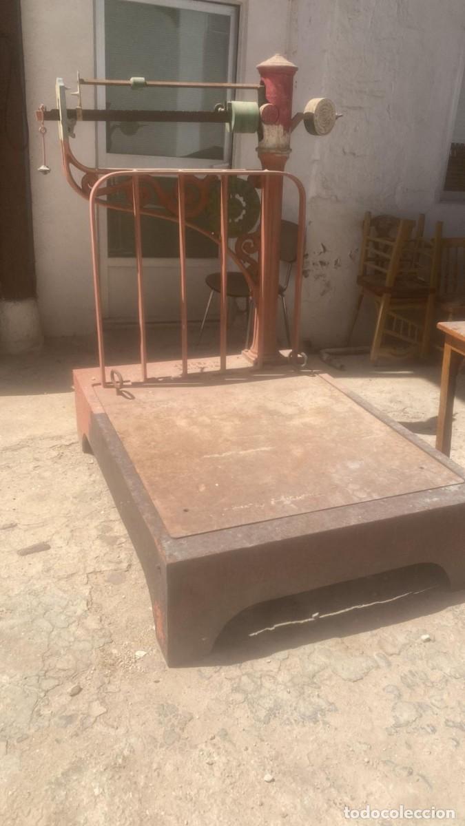 Antig&uuml;edades: GRAN BASCULA DE BODEGA EN HIERRO FUNDIDO REALIZADA EN VALENCIA - Foto 2