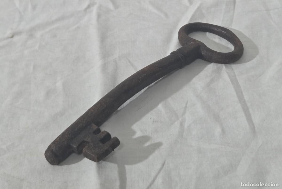 Antig&uuml;edades: Antigua llave de hierro - Foto 2