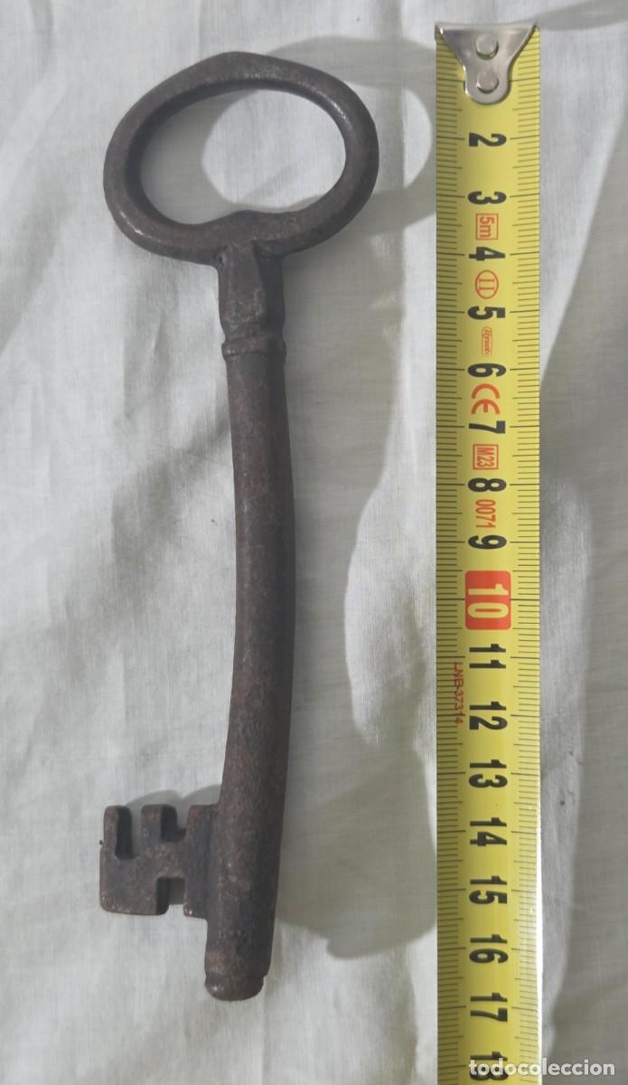 Antig&uuml;edades: Antigua llave de hierro - Foto 9