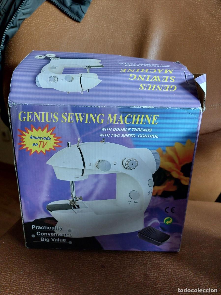 Oggetti Antichi: PEQUE&Ntilde;A MAQUINA DE COSER GENIUS SEWING MACHINE (COMPLETA, FUNCIONA)
