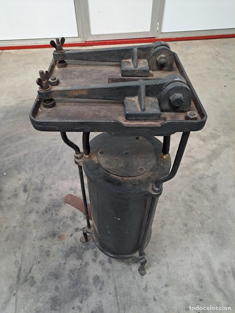 Antig&uuml;edades: ANTIGUA FRAGUA DE HERRERO - Foto 1