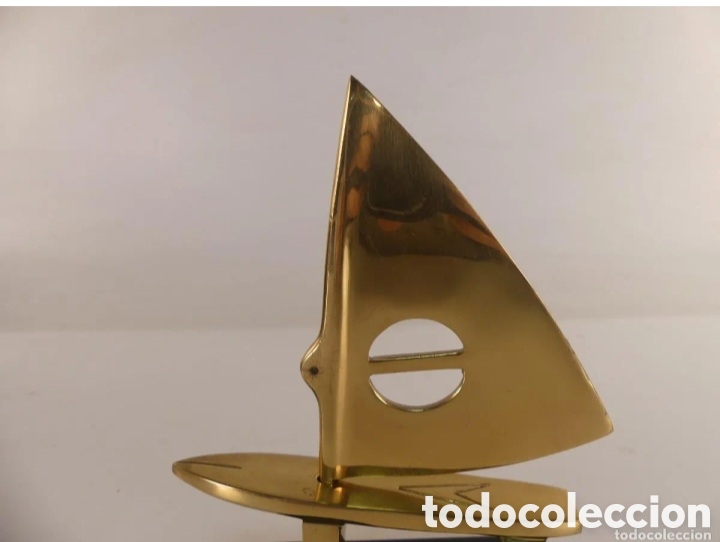 Antig&uuml;edades: Trofeo bronce windsurf - Foto 3