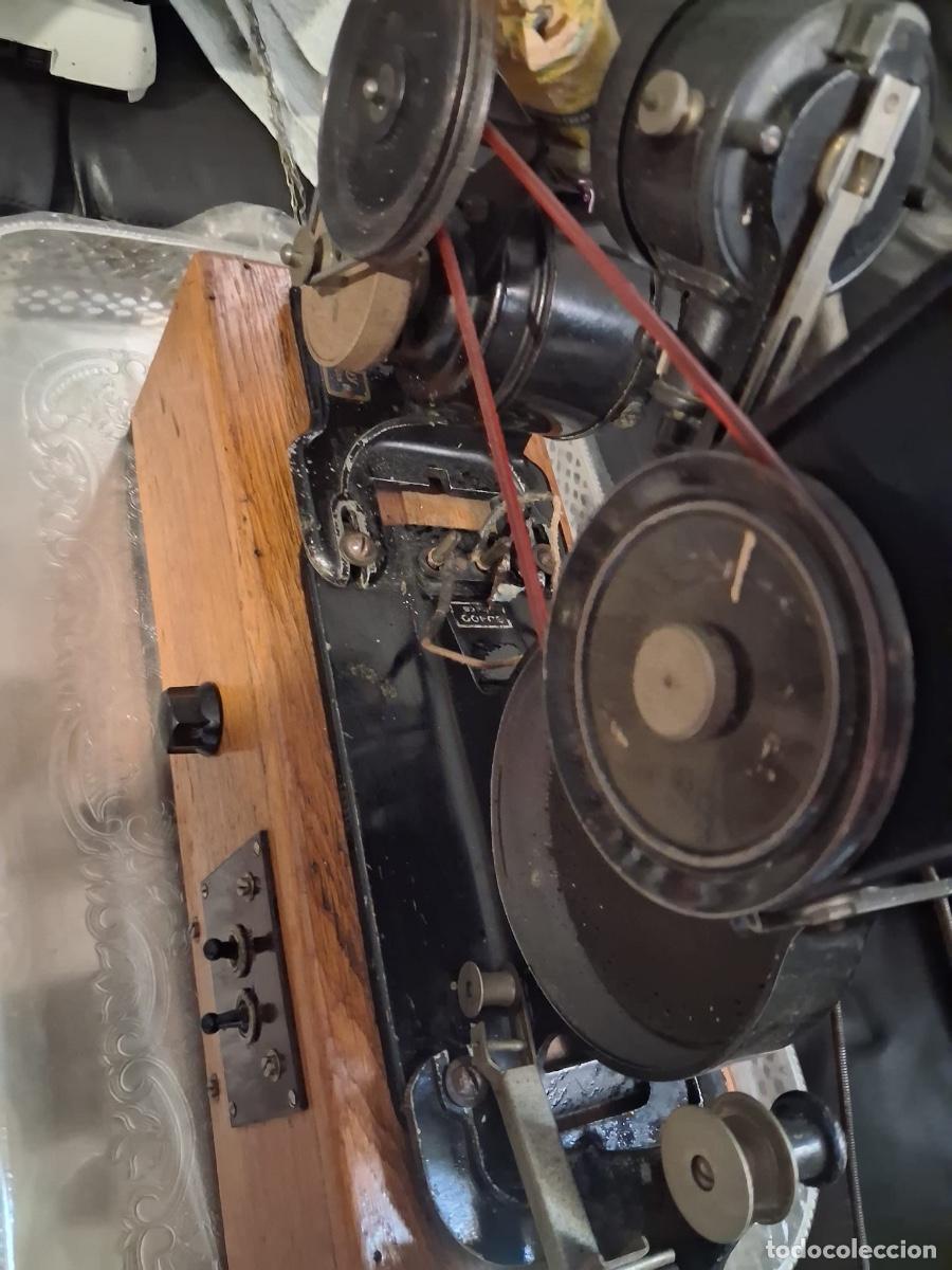 Antig&uuml;edades: Proyector cinematogr&aacute;fico antiguo - Foto 3
