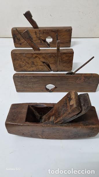 Antig&uuml;edades: CUATRO RIBOTS CARPINTERO - Foto 1