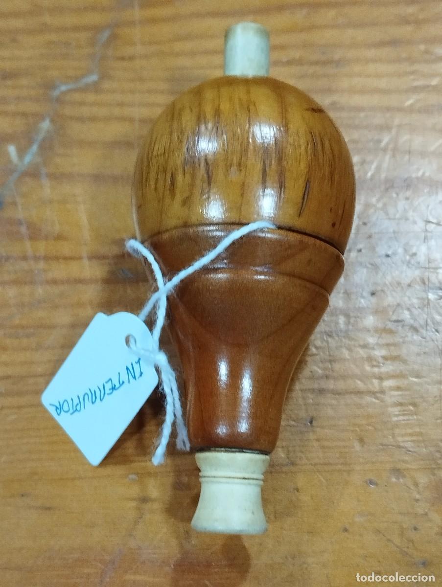 Antig&uuml;edades: INTERRUPTOR ANTIGUO EN MADERA Y BAQUELITA EN FORMA DE PERA. - Foto 8