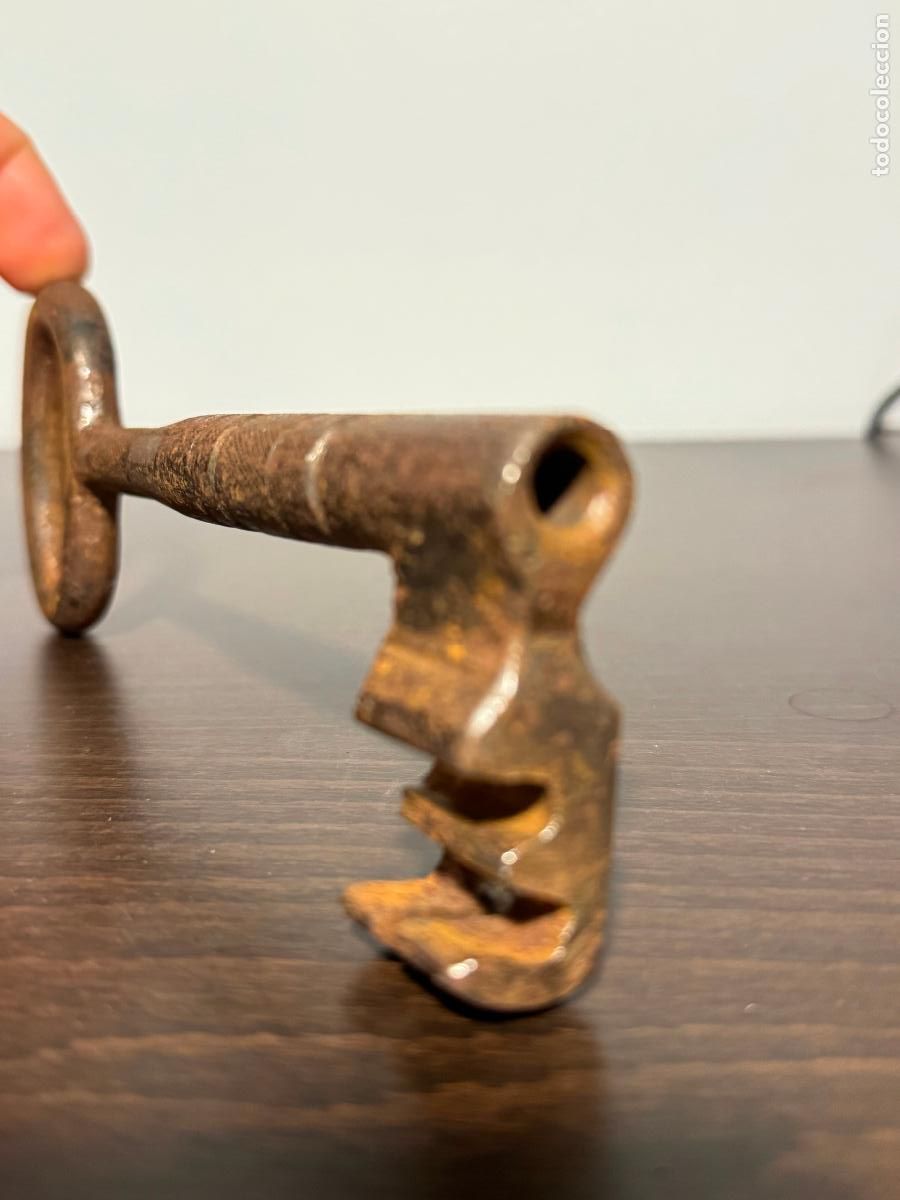 Antig&uuml;edades: Llave hierro forja antigua 18 cm - Foto 2