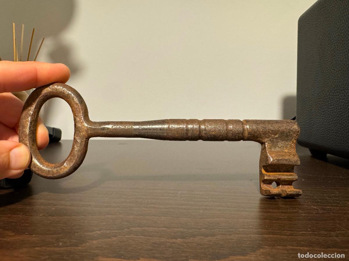 Antig&uuml;edades: Llave hierro forja antigua 18 cm - Foto 1